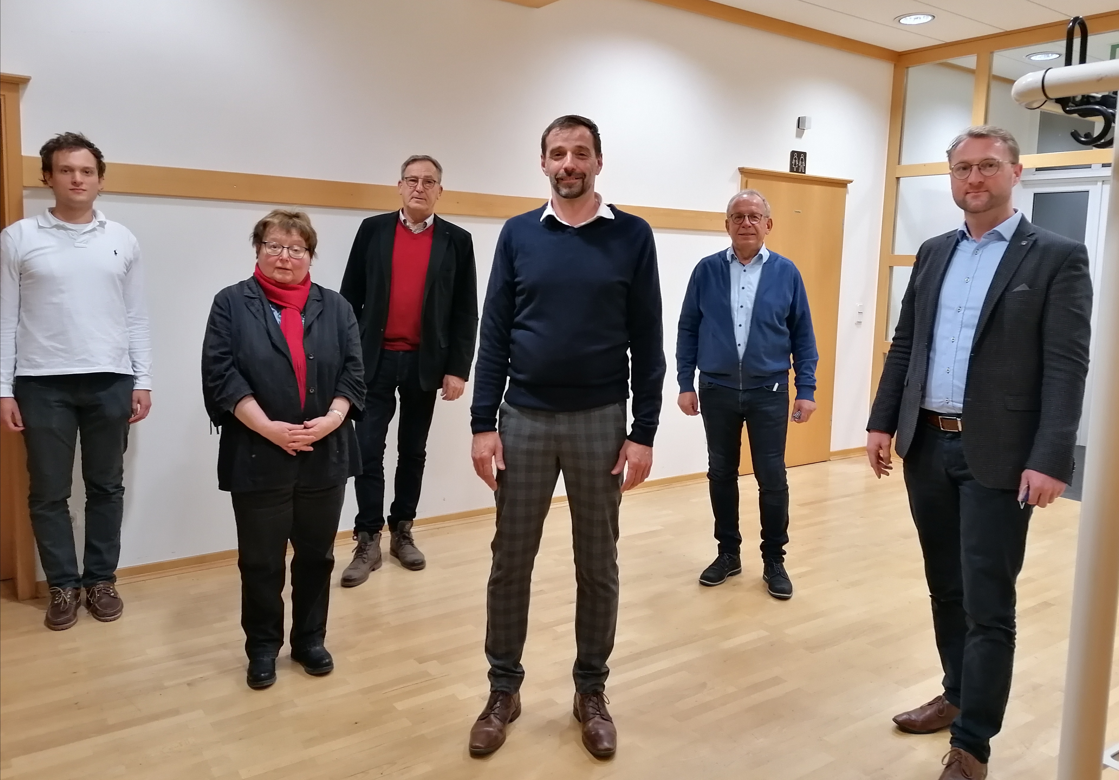 CDU Kreisvorsitzender Dr. Jens Mischak (rechts) mit dem Spitzenkandidaten Kai Widauer (Mitte) und Petra Wolf, Norbert Reinhardt, Armin Klein und Tobias Hofmann Klein